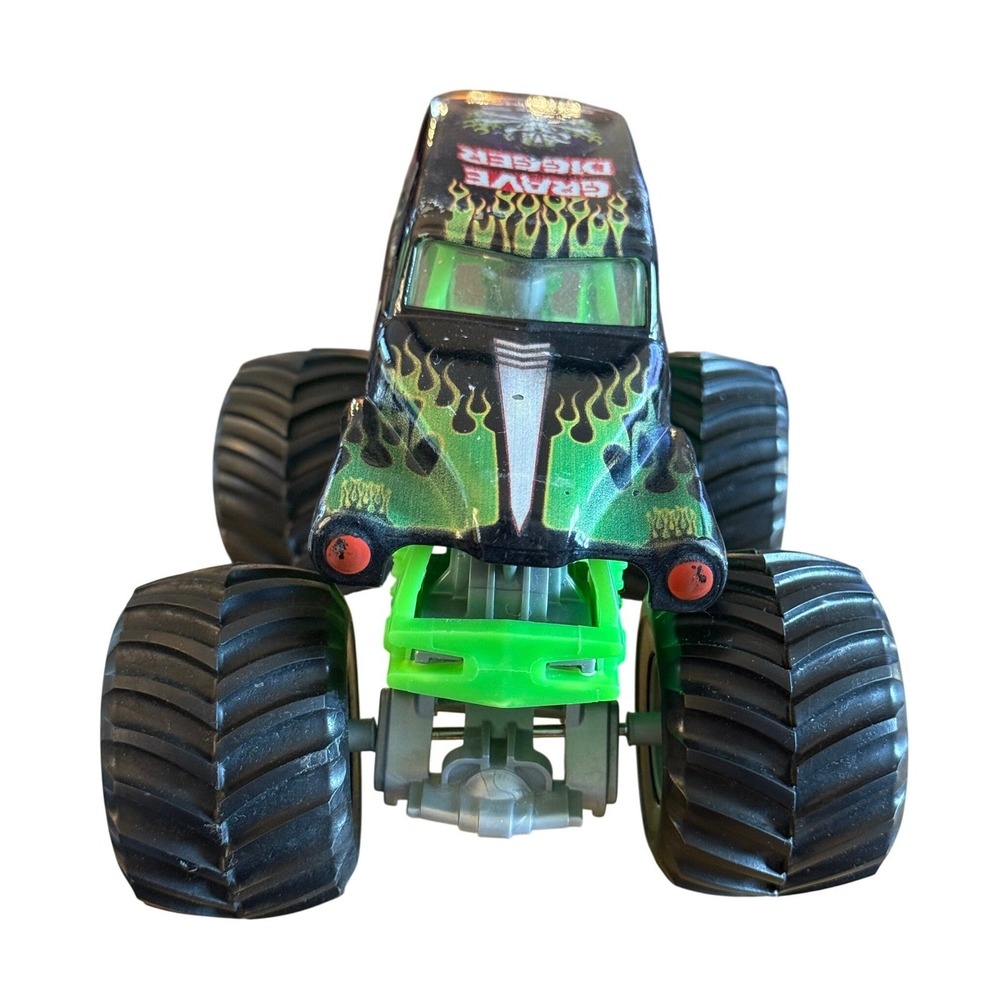 Monster Jam Grave Digger Hot Wheels Truck 1:24 Scale Die Cast Metal Top - Picture 7 of 10